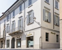 sede_allianz261_crema_m1